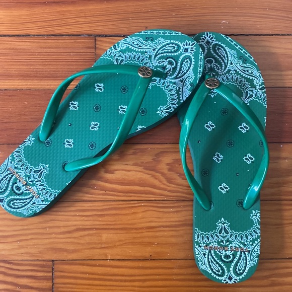 Tory Burch Green Bandanna Flip Flops - Picture 3 of 5